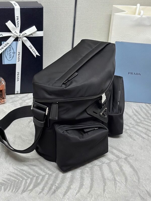 2VD062_2DW3 (3) Re-Nylon and leather shoulder bag