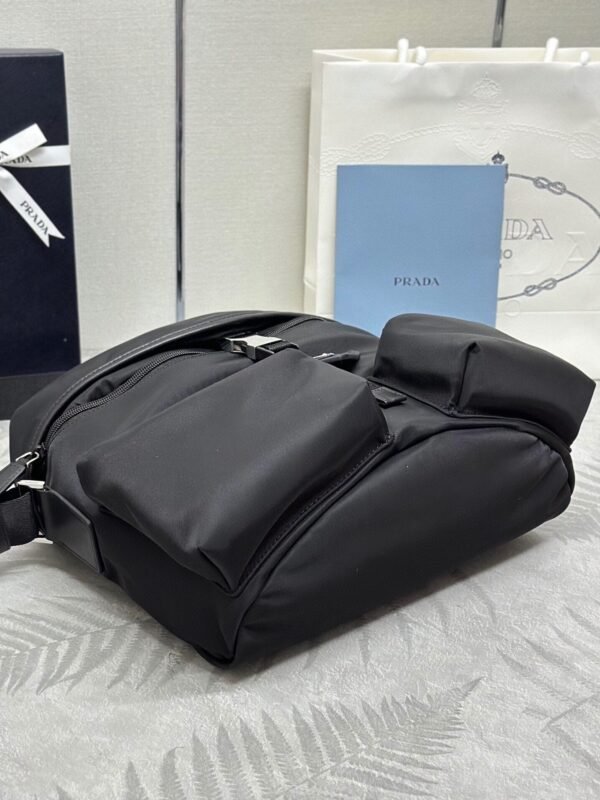 2VD062_2DW3 (4) Re-Nylon and leather shoulder bag