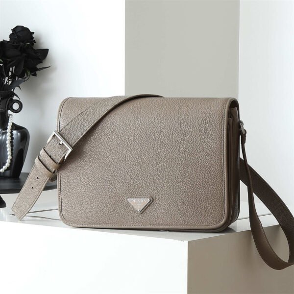 2VD074_2BBE (6) Leather shoulder bag