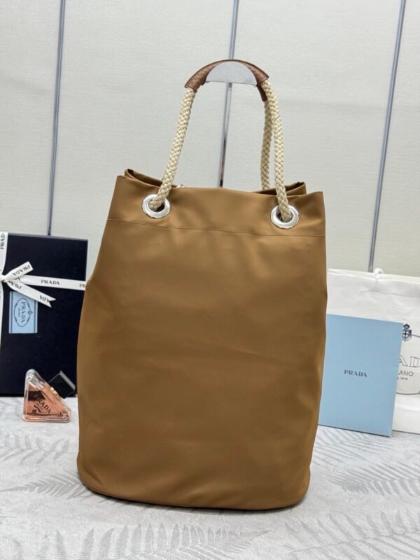 Prada Mariner medium Re-Nylon tote bag