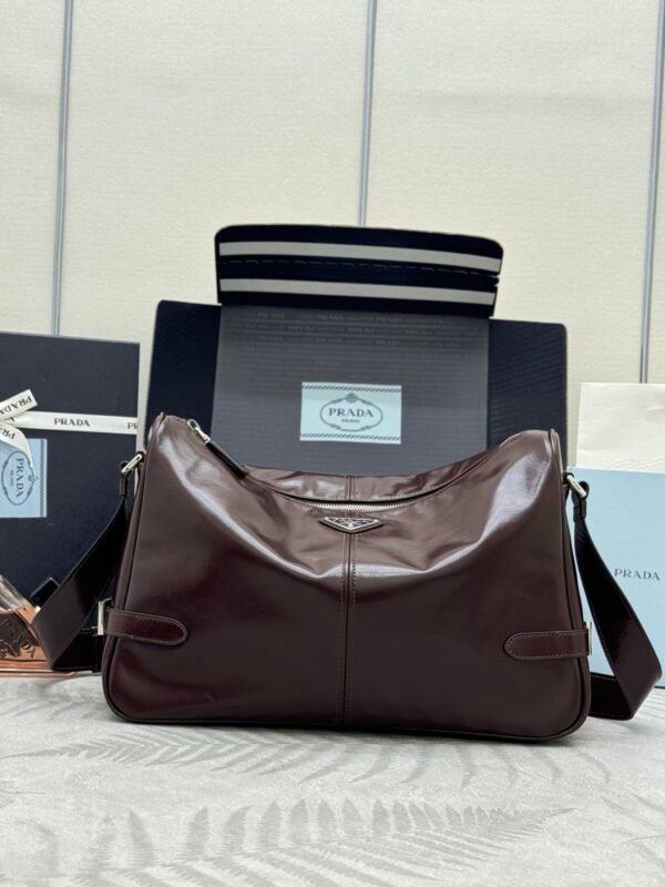 2VH187_2CYR (3) Leather shoulder bag