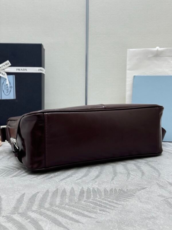 2VH187_2CYR (4) Leather shoulder bag