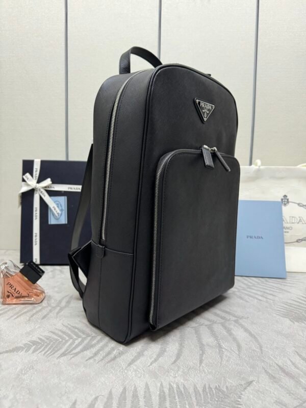 2VZ102_9Z2 (2) Saffiano backpack
