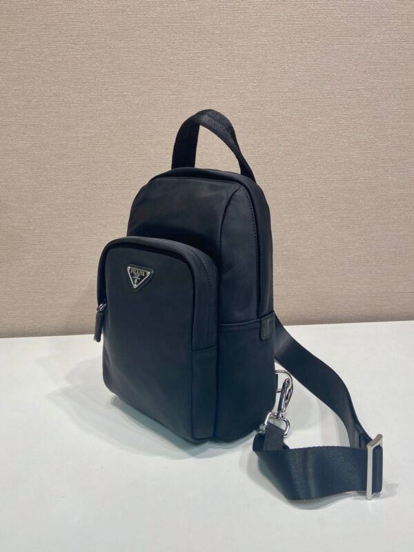 2VZ116_2DMG (4) Re-Nylon and Saffiano leather backpack
