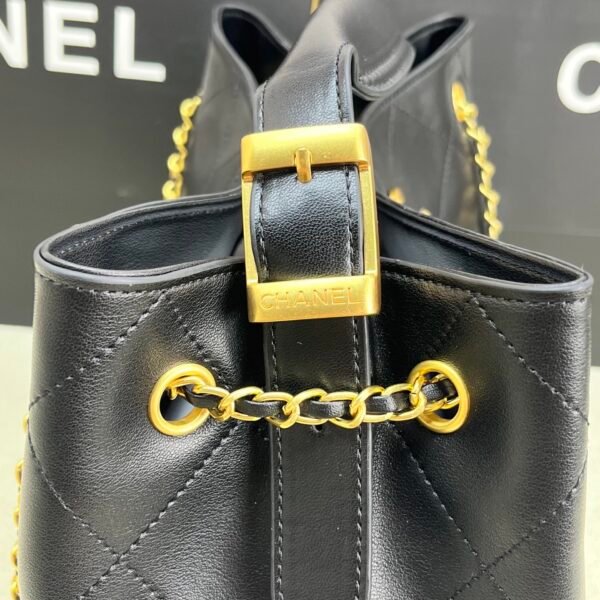 CHANEL 25A Diamond Tote Bag