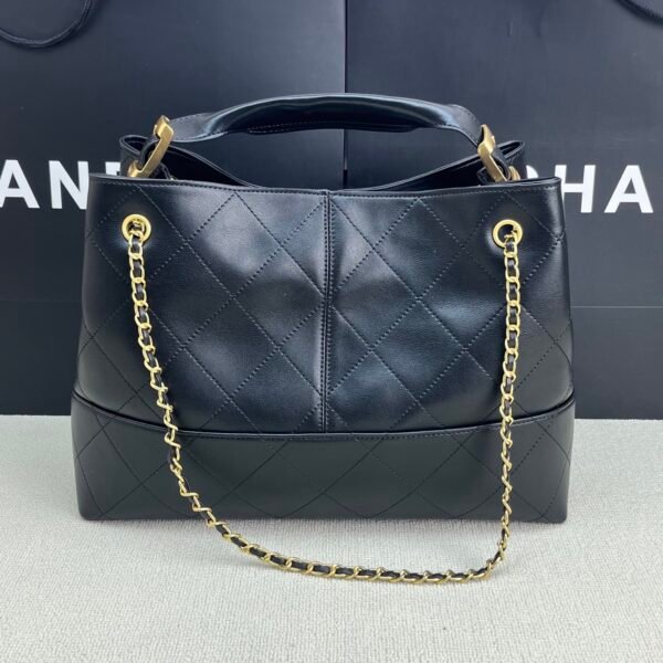 CHANEL 25A Diamond Tote Bag