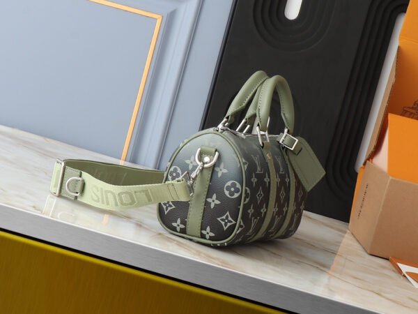 M11591 (3) LOUIS VUITTON Keepall Bandoulière 25 M11591