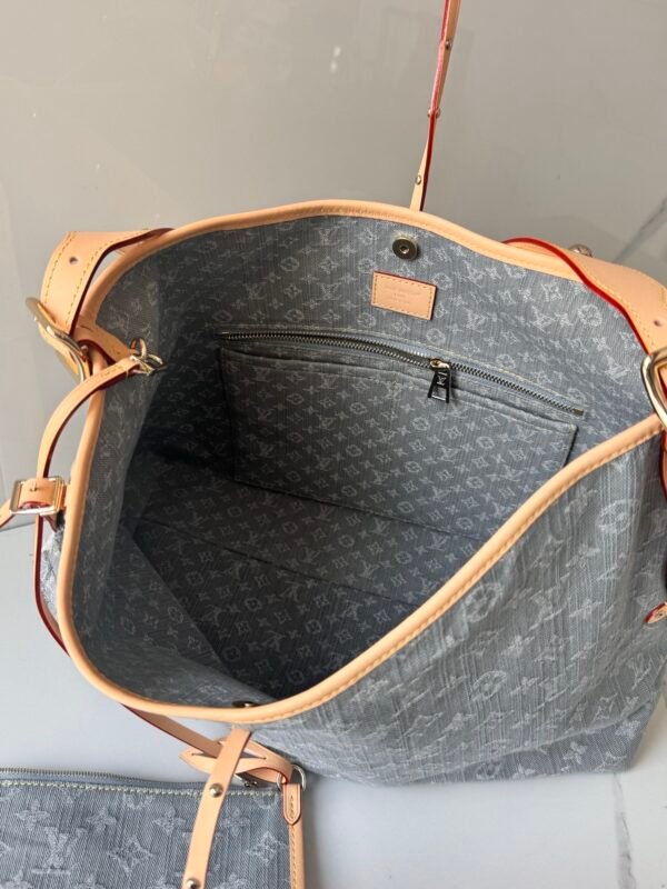 Louis Vuitton CarryAll MM