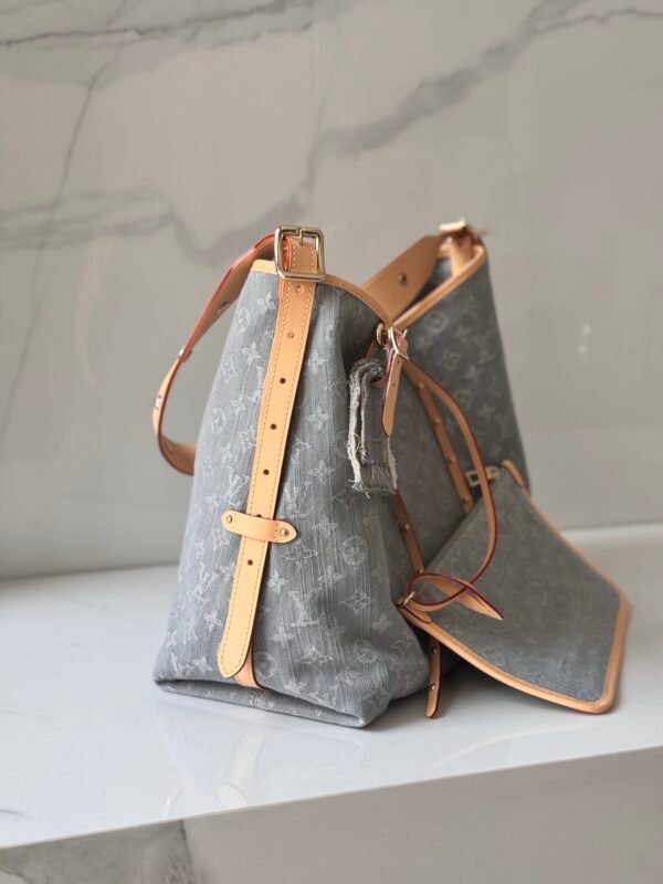 Louis Vuitton CarryAll MM