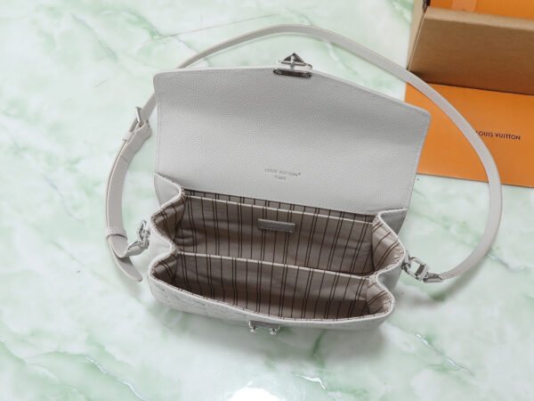 LOUIS VUITTON Pochette Métis m13481