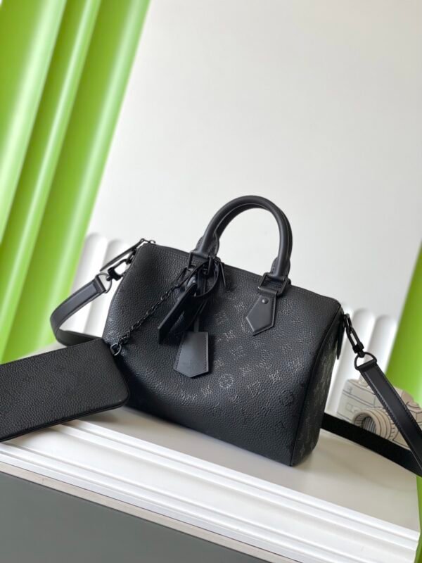 LOUIS VUITTON Speedy P9 Bandoulière 30