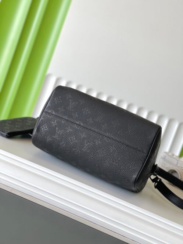 LOUIS VUITTON Speedy P9 Bandoulière 30