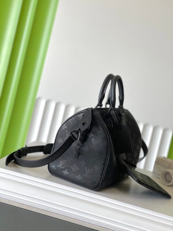 LOUIS VUITTON Speedy P9 Bandoulière 30