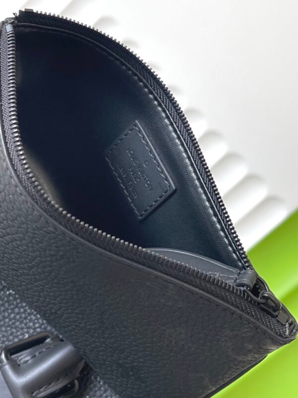 LOUIS VUITTON Speedy P9 Bandoulière 30