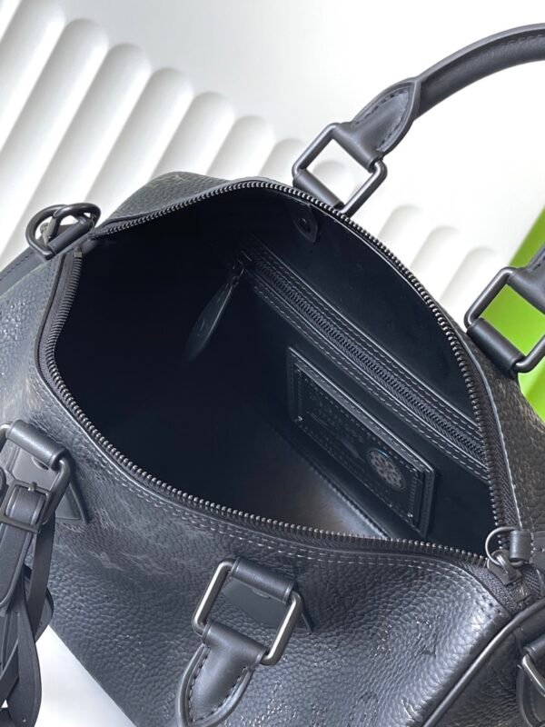 LOUIS VUITTON Speedy P9 Bandoulière 30