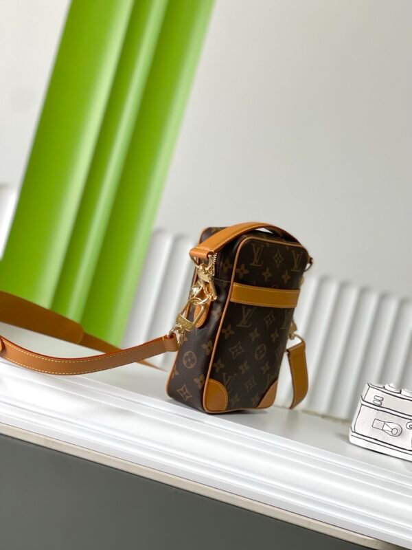 LOUIS VUITTON Danube M14013