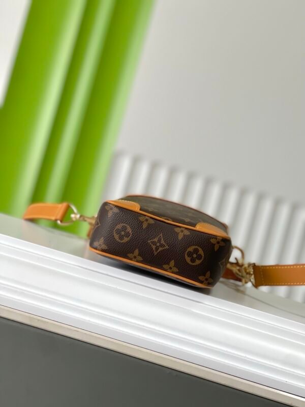 LOUIS VUITTON Danube M14013