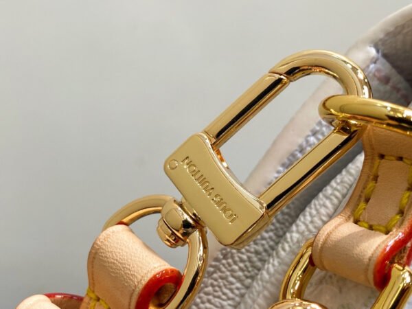 M14231 (6) LV x TM Pochette Métis East West M14231