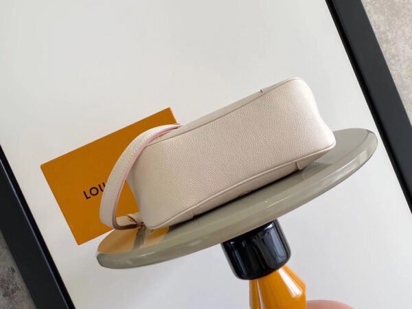 LOUIS VUITTON Boulogne White M14634