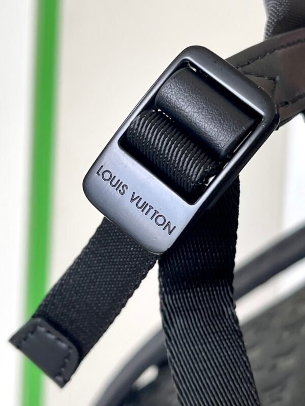 LOUIS VUITTON Montsouris Backpack M23127