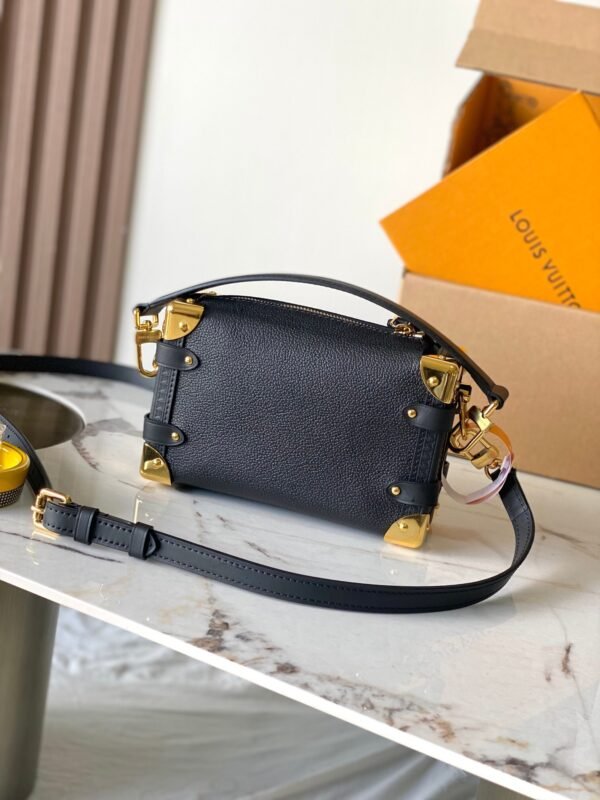 M23817 (2) LOUIS VUITTON Side Trunk PM