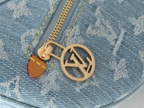 M24846 (6) LOUIS VUITTON Loop M24846