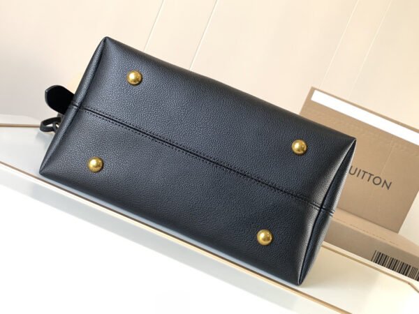 M24856 (2) LOUIS VUITTON Low Key Hobo MM