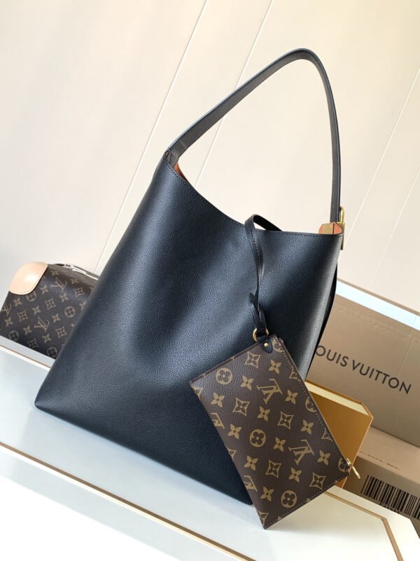 M24856 (4) LOUIS VUITTON Low Key Hobo MM