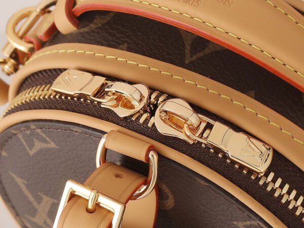 LOUIS VUITTON Mini Boite Chapeau