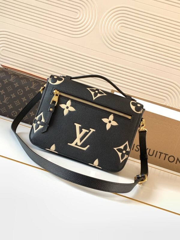 M45773 (5) LOUIS VUITTON Pochette Métis