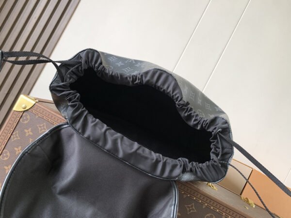 M46683 (2) LOUIS VUITTON Montsouris Backpack M46683