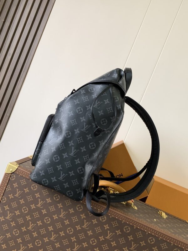 M46683 (3) LOUIS VUITTON Montsouris Backpack M46683