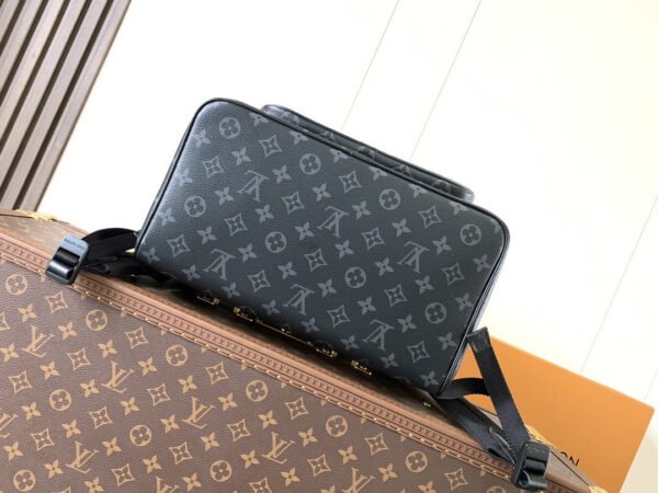 M46683 (4) LOUIS VUITTON Montsouris Backpack M46683