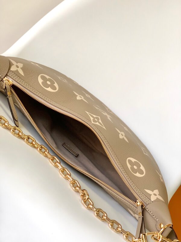 LOUIS VUITTON Loop Hobo