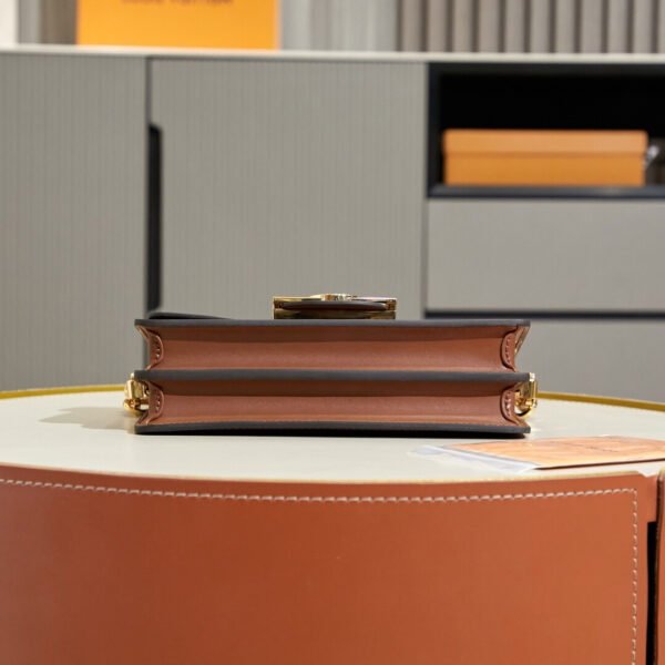 LOUIS VUITTON Dauphine East West M46757