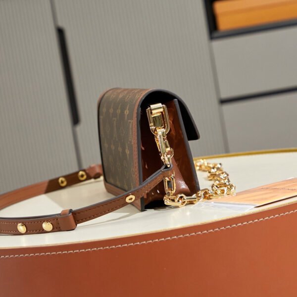 LOUIS VUITTON Dauphine East West M46757