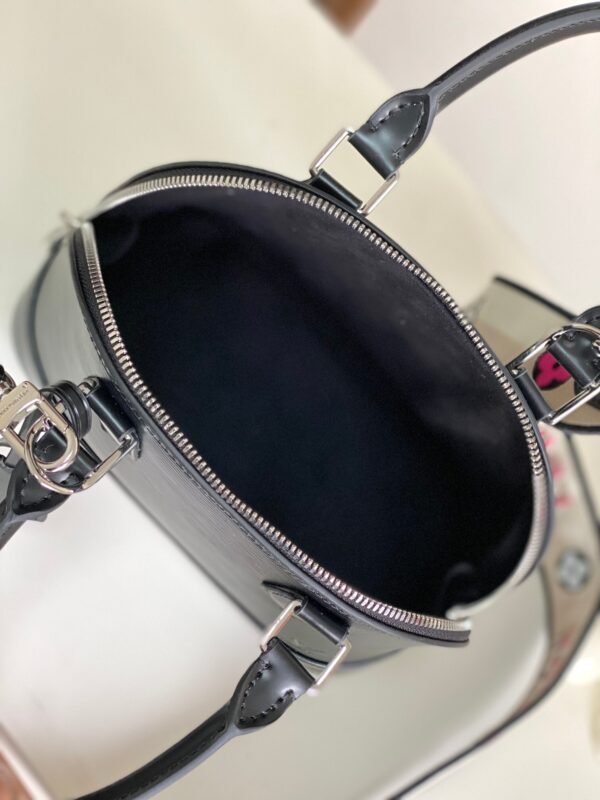 LOUIS VUITTON Alma BB