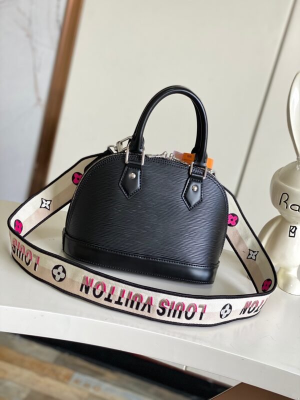 LOUIS VUITTON Alma BB