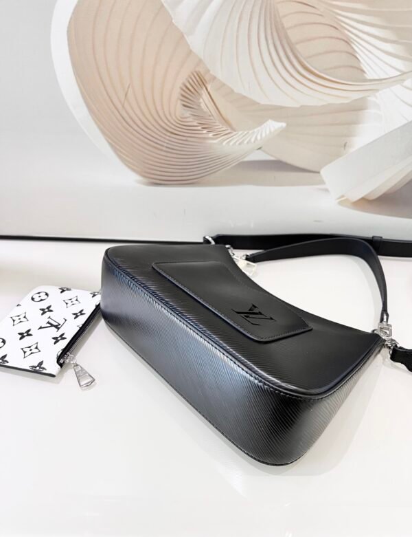 LOUIS VUITTON Marelle