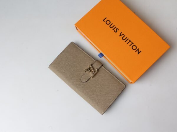 M81367 (6) LOUIS VUITTON Vertical Wallet M81367