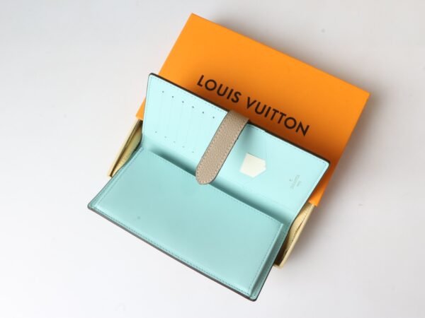 M81367 (7) LOUIS VUITTON Vertical Wallet M81367