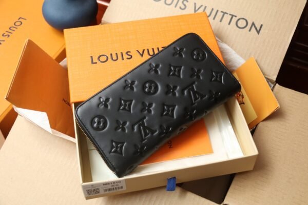 LOUIS VUITTON Zippy Wallet M81510
