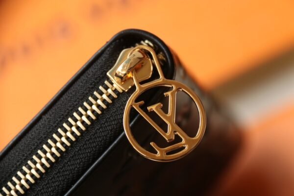 LOUIS VUITTON Zippy Wallet M81510