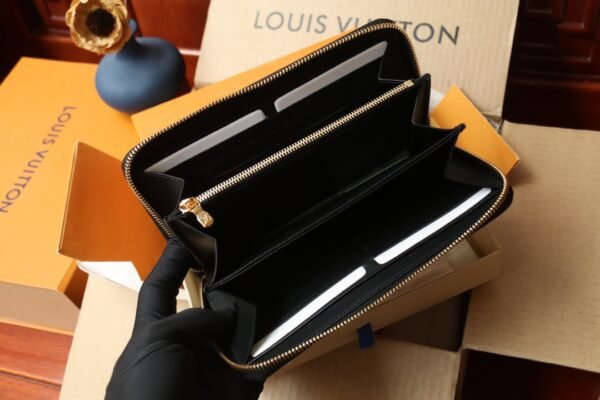 LOUIS VUITTON Zippy Wallet M81510
