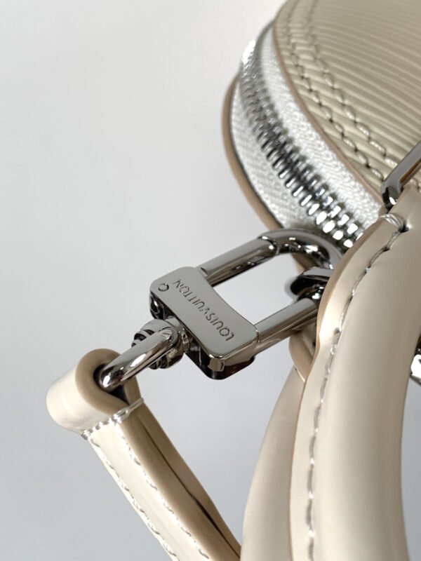 LOUIS VUITTON Nano Alma