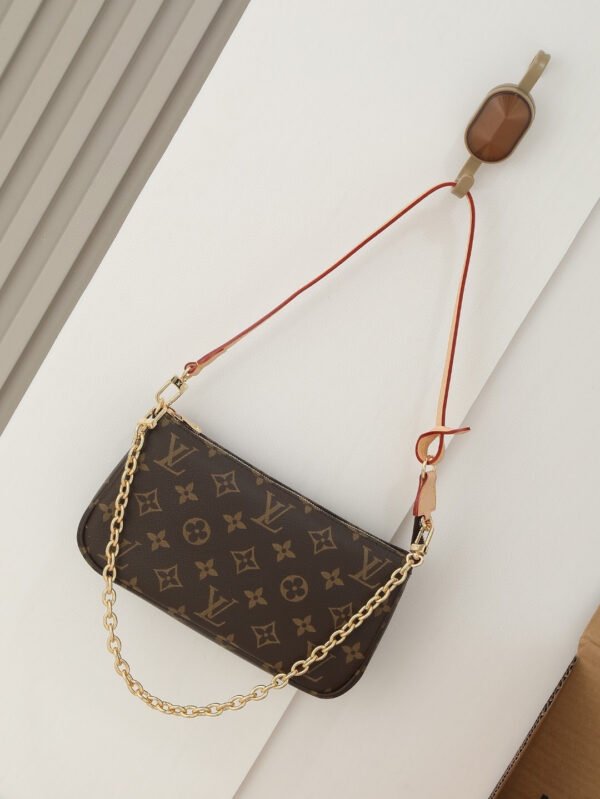 M82766 (4) LOUIS VUITTON Pochette Accessoires