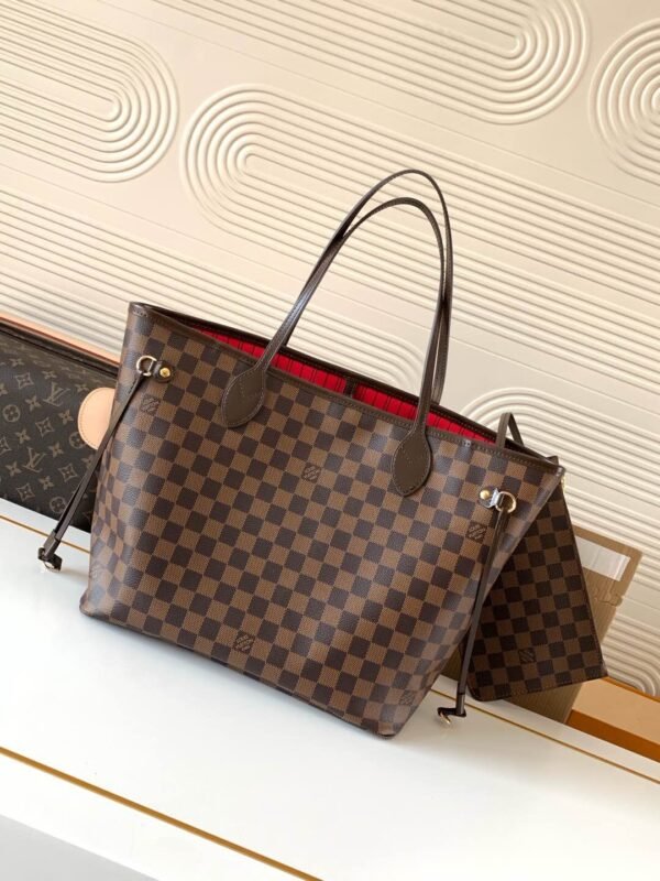 LOUIS VUITTON Neverfull MM