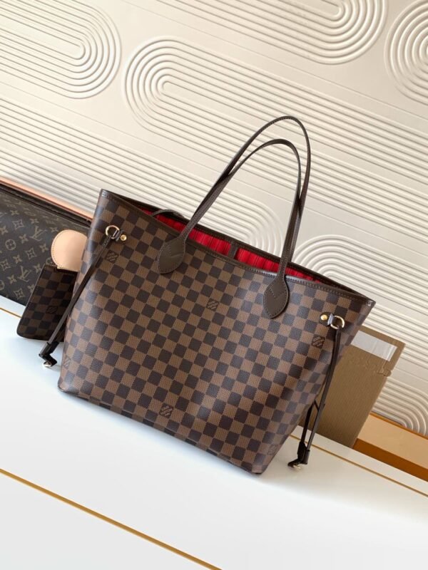 LOUIS VUITTON Neverfull MM