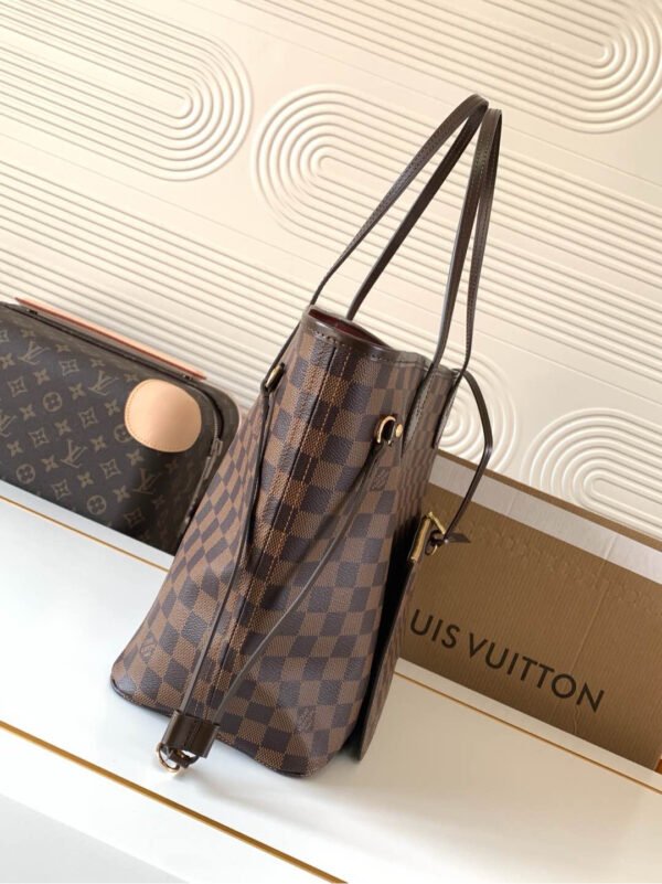 LOUIS VUITTON Neverfull MM