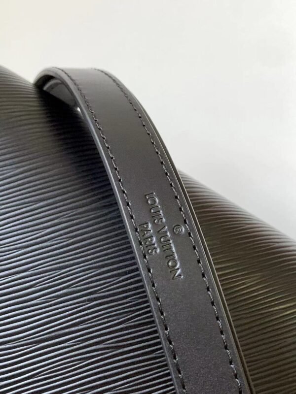 LOUIS VUITTON Large Dauphine